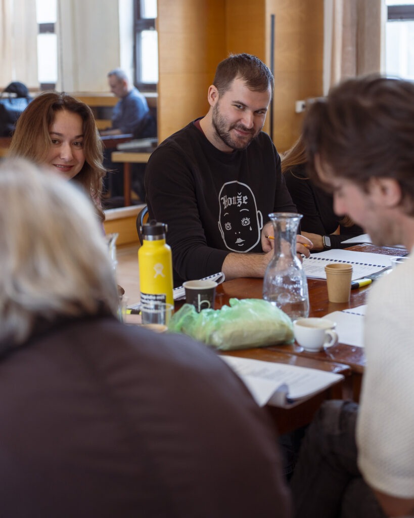 Lenka Libjaková a Peter Martinček počas čítacej skúšky